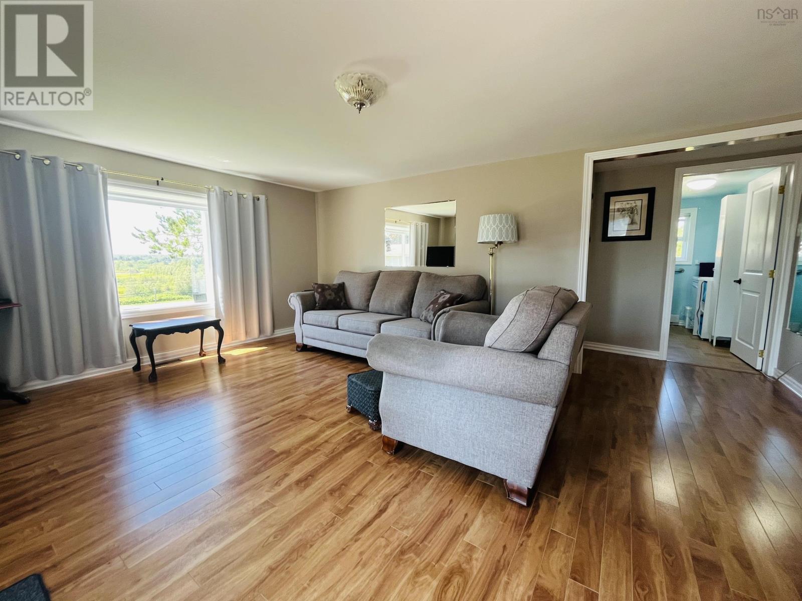 75 Hillside Drive Property Photo 14
