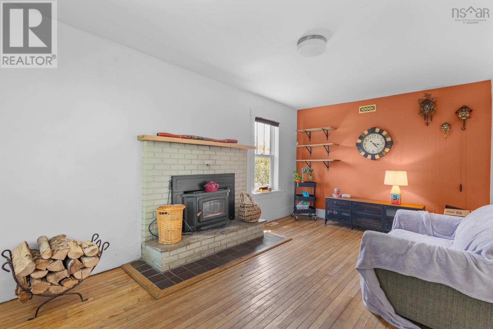 456 Windsor Junction Road Property Photo 3