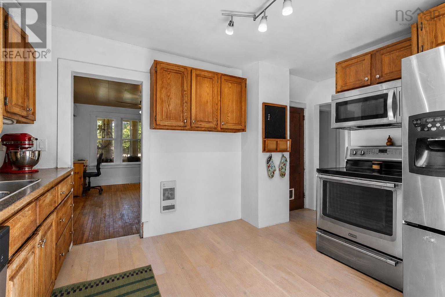 456 Windsor Junction Road Property Photo 8