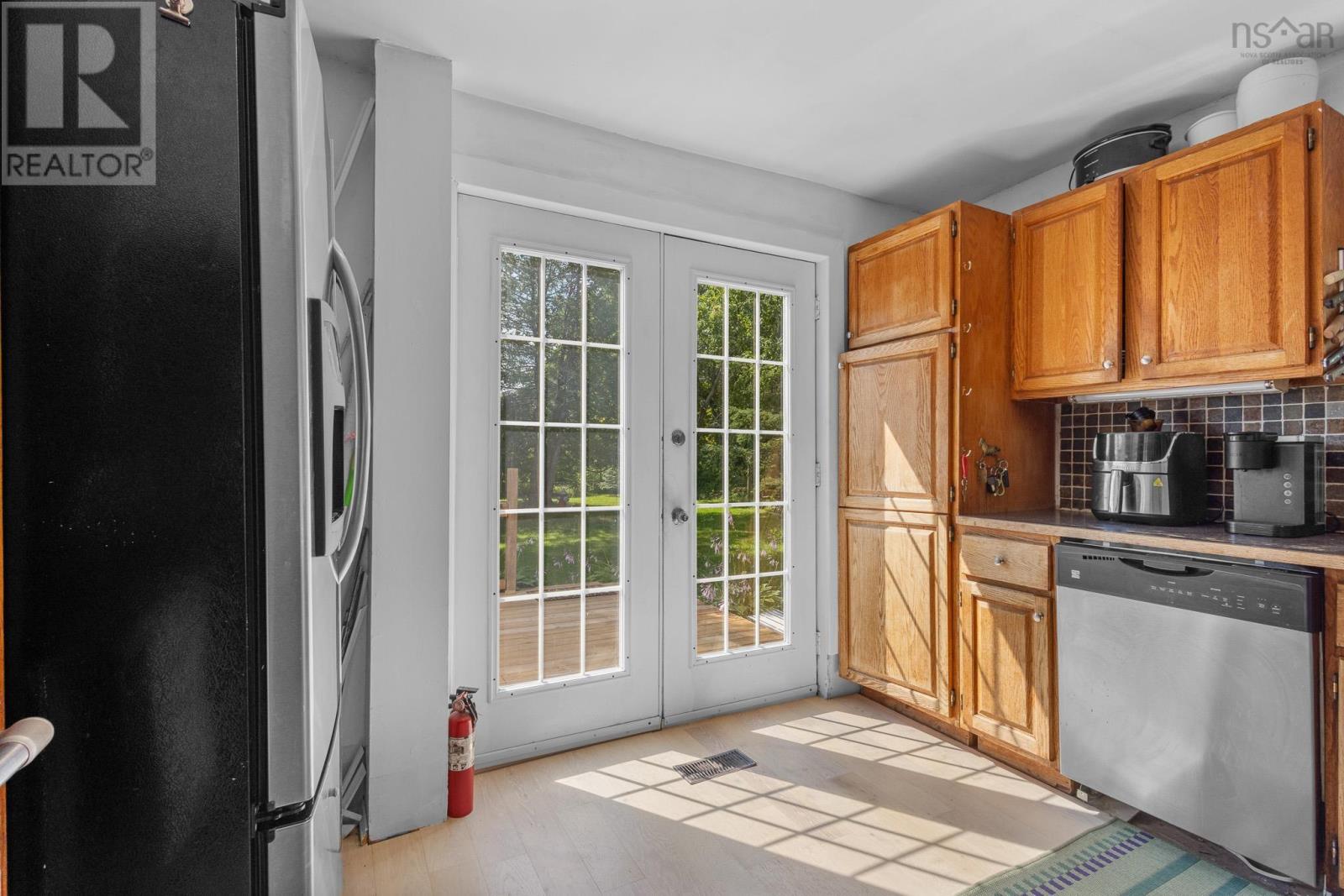 456 Windsor Junction Road Property Photo 10