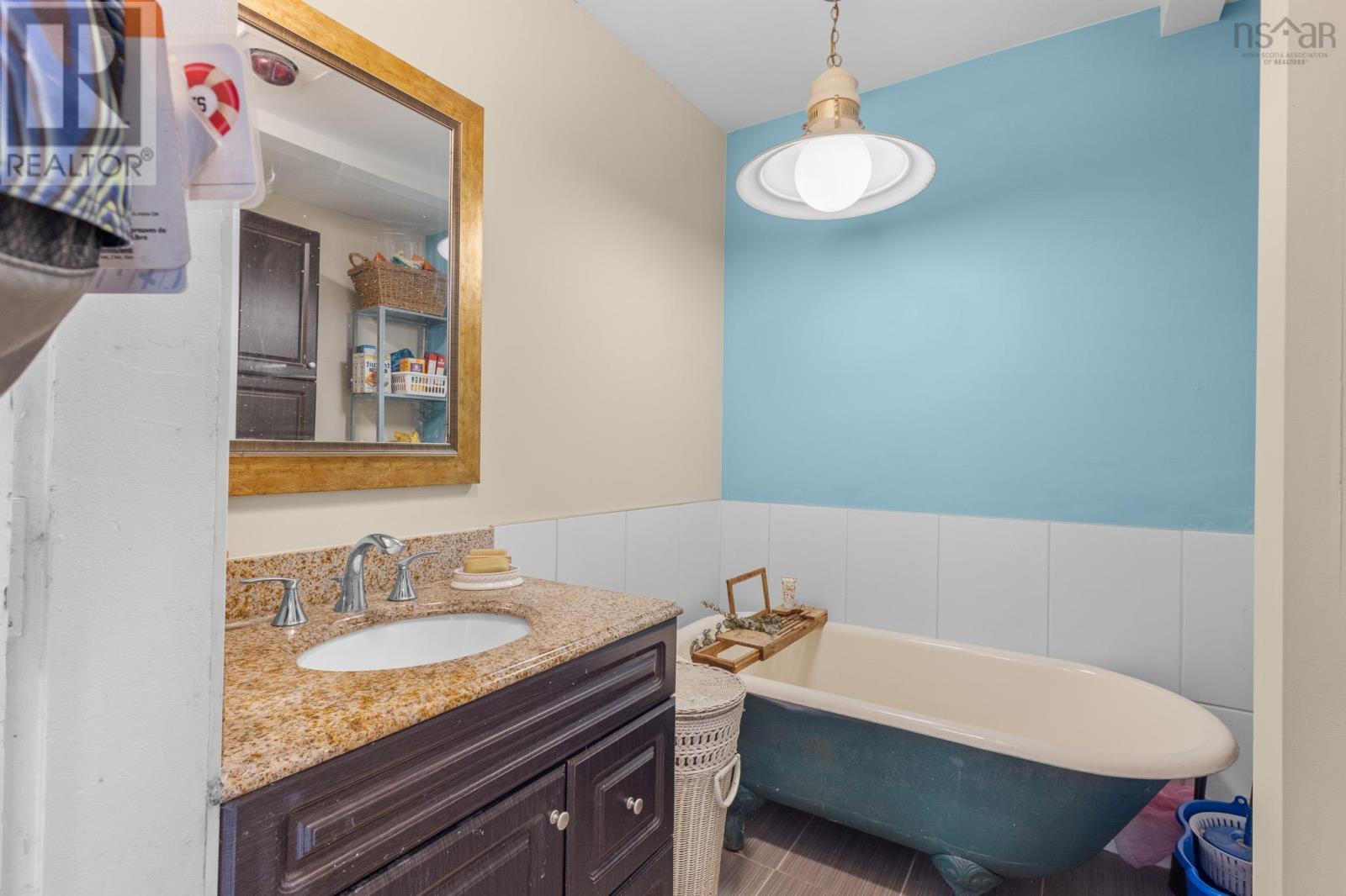 456 Windsor Junction Road Property Photo 14