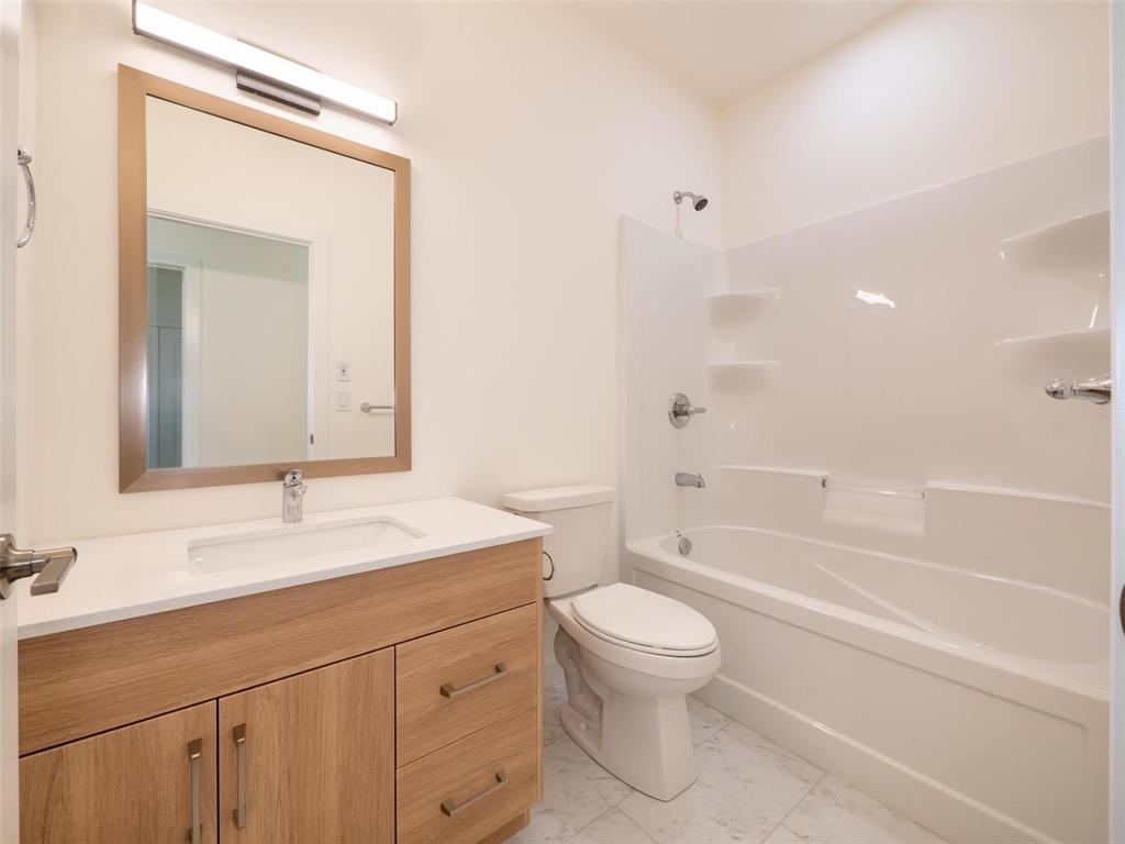 1 Silverbridge Drive Property Photo 8