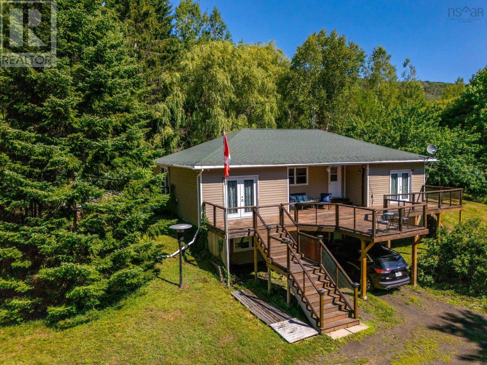 663 Hampton Mountain Road