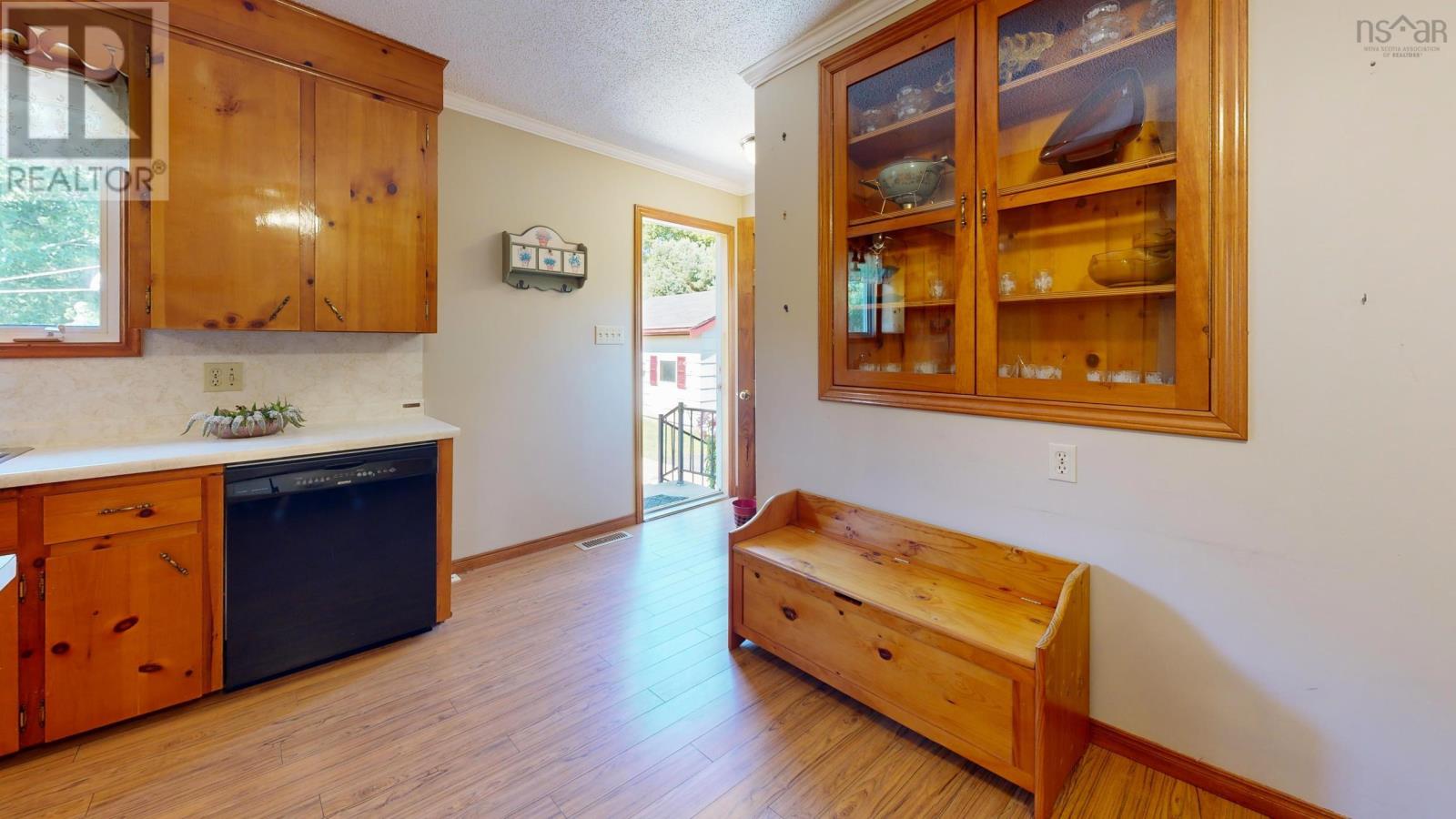 56 North Side Road Property Photo 5