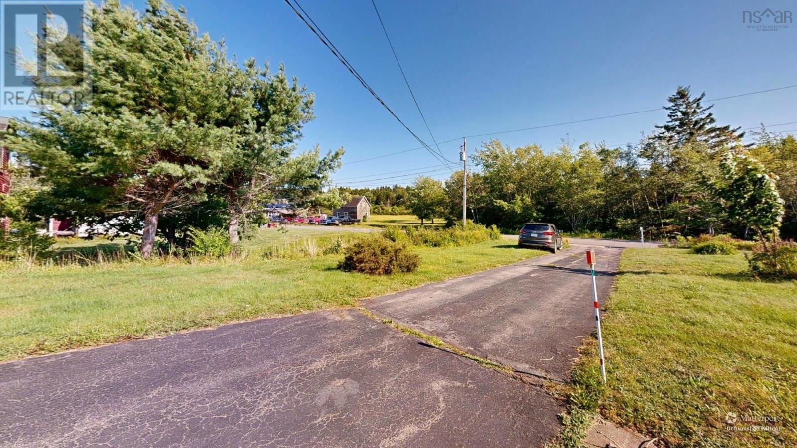 56 North Side Road Property Photo 21