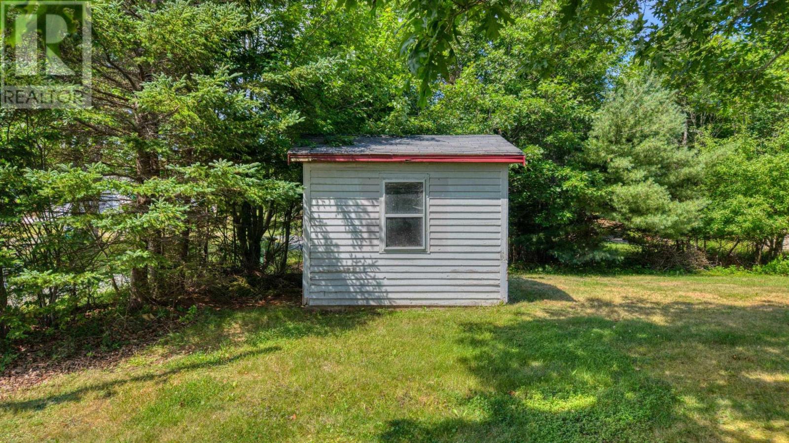 56 North Side Road Property Photo 22