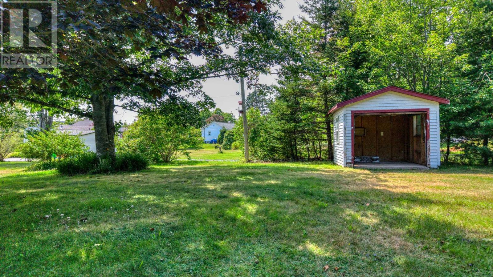56 North Side Road Property Photo 24