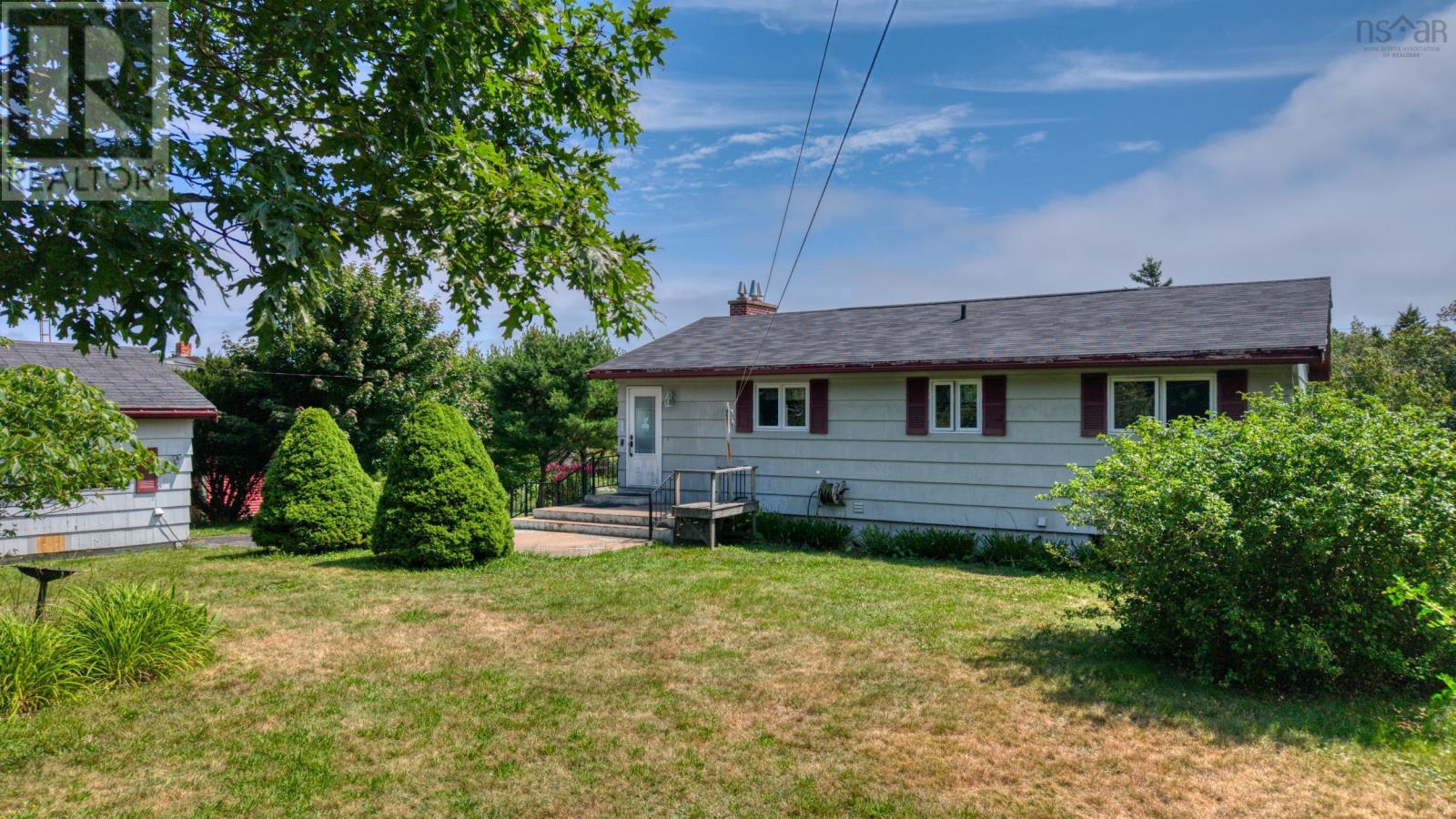 56 North Side Road Property Photo 33