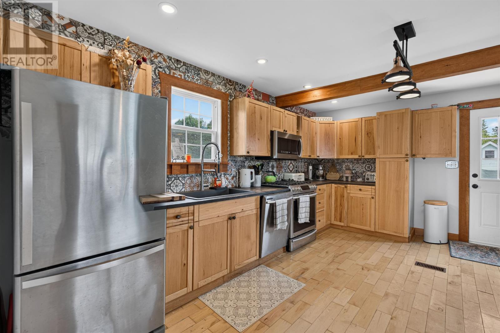 2065 Cape Bear Road Property Photo 8