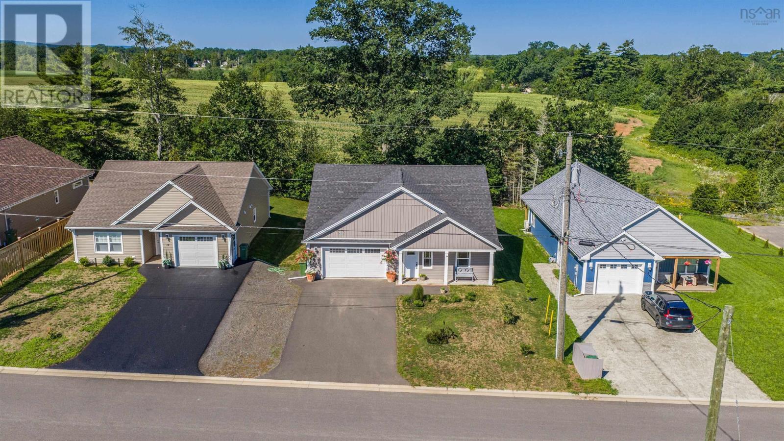 8 Covey Drive Property Photo 1