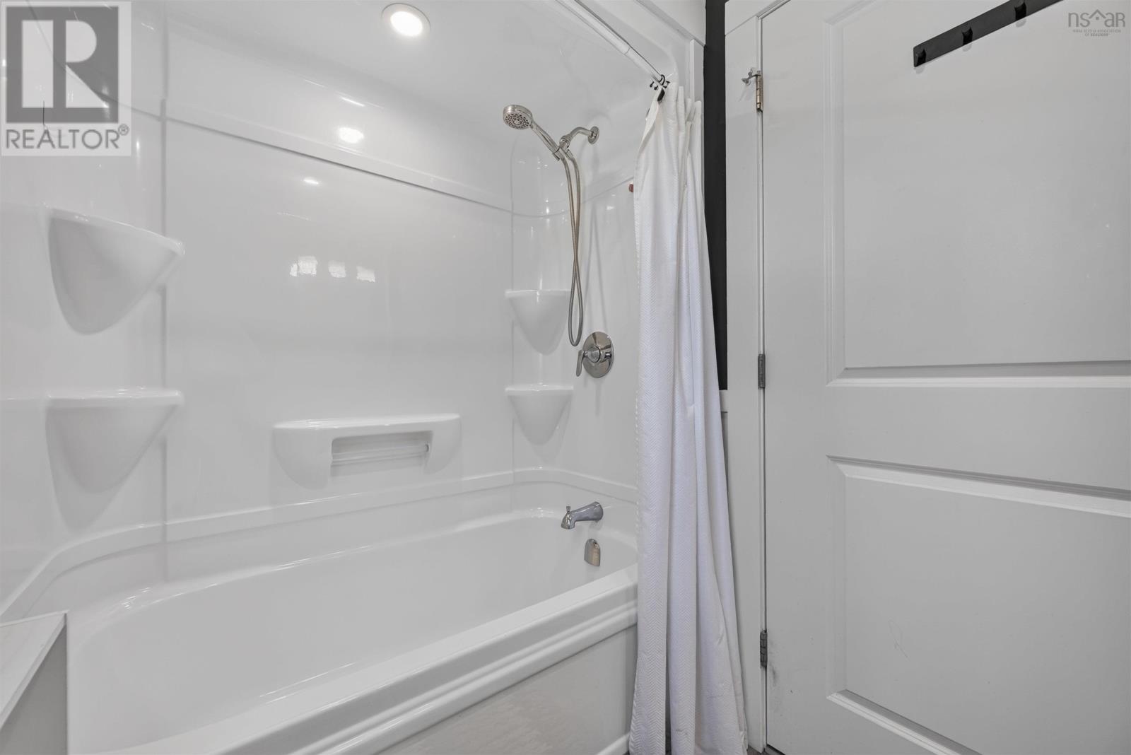 4 Kellys Lane Property Photo 26