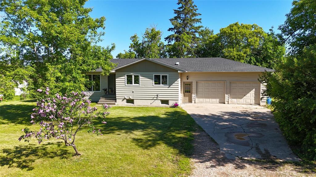 225 2nd Avenue N Property Photo 1