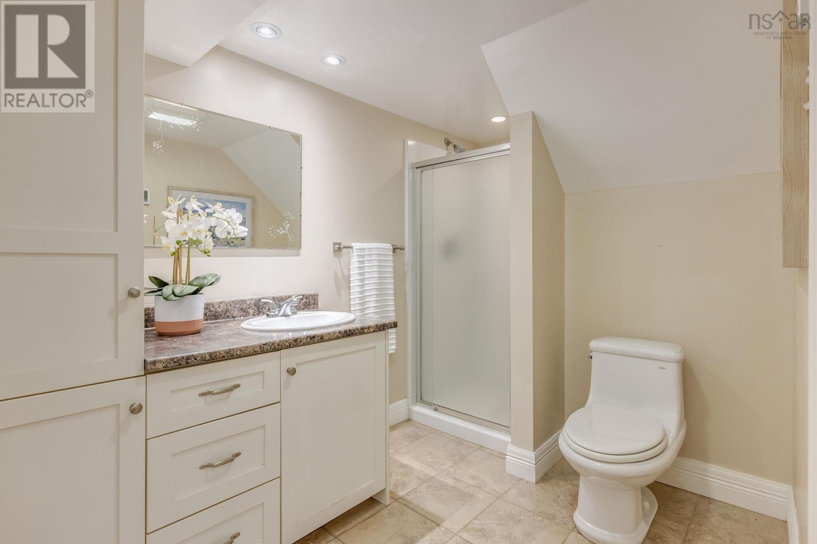 2821 Ralph Devlin Drive Property Photo 34