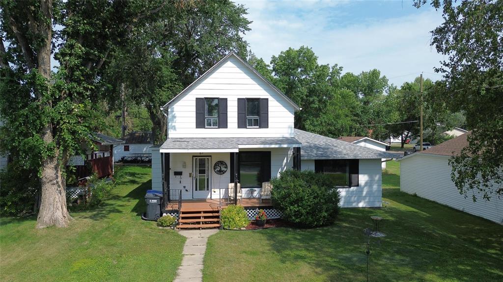 61 First Street N Property Photo 1