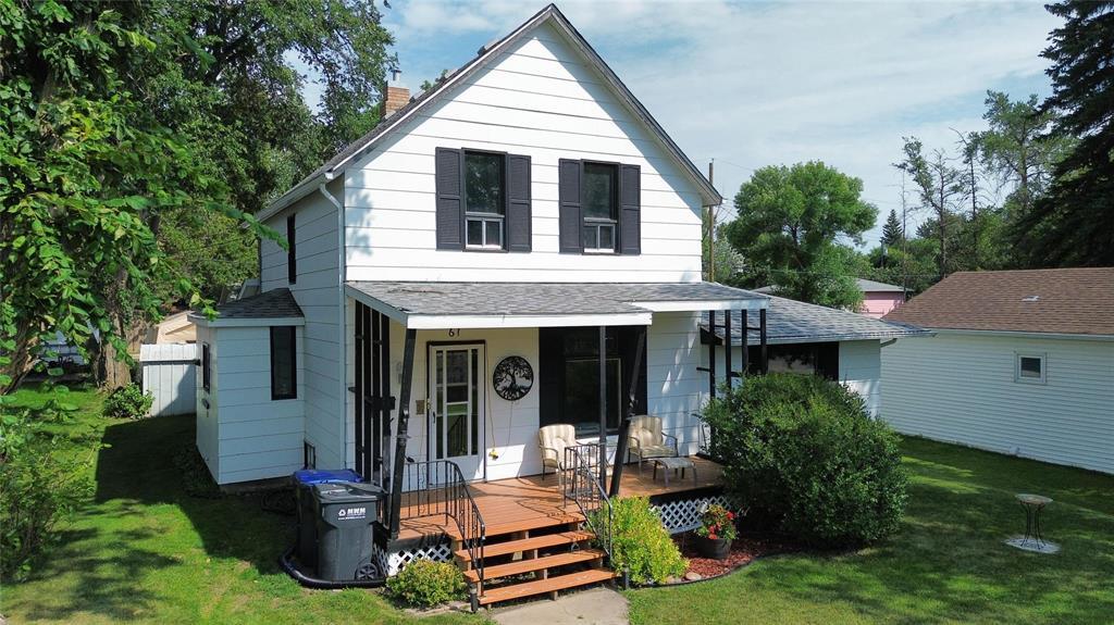 61 First Street N Property Photo 2