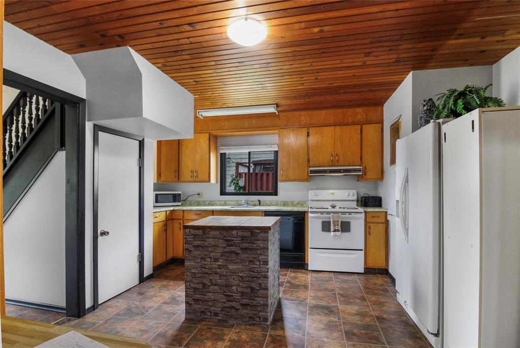61 First Street N Property Photo 5