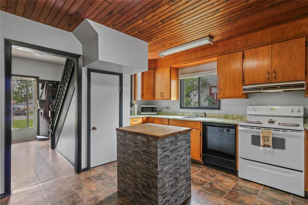 61 First Street N Property Photo 6