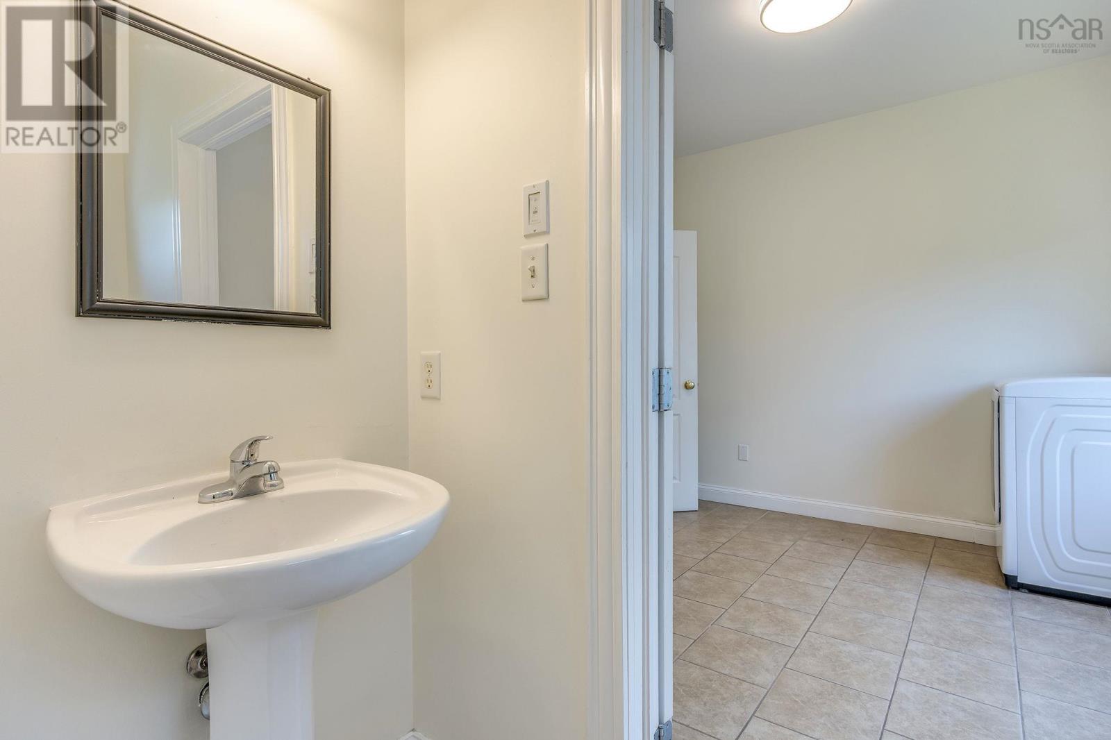 86 Stone Gate Drive Property Photo 19