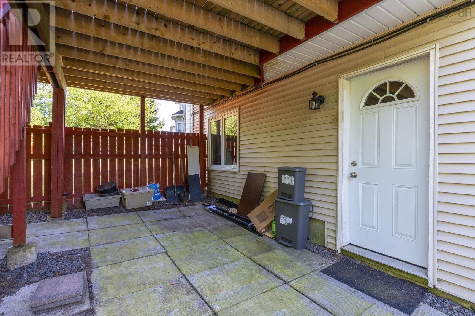 86 Stone Gate Drive Property Photo 41