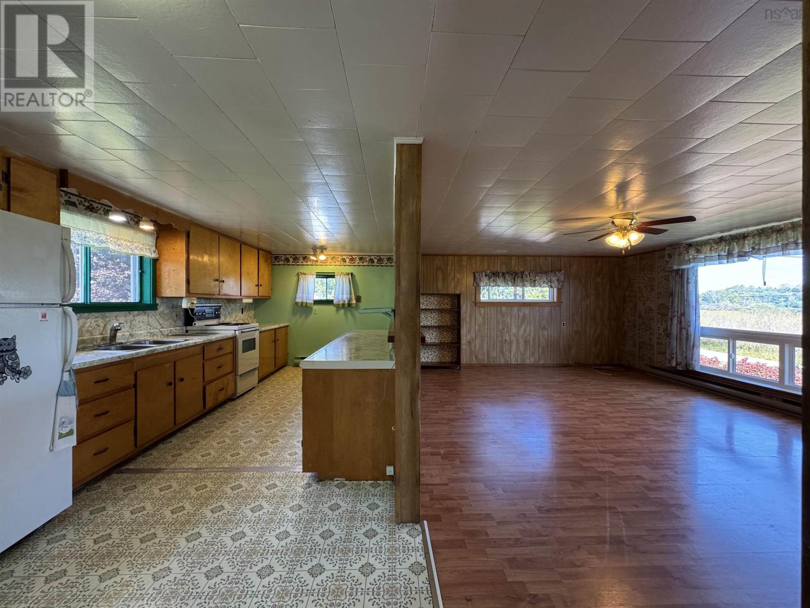 52 Dunhams Landing Road Property Photo 12