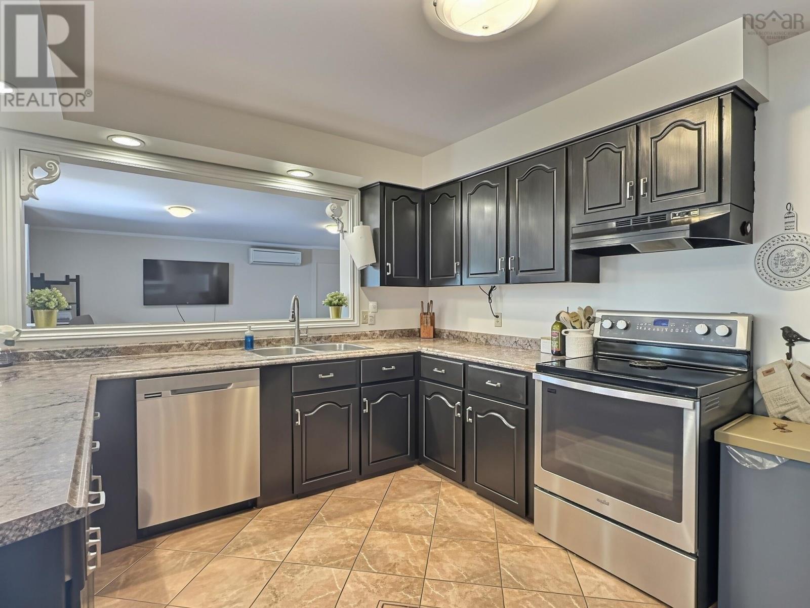 52 Regency Point Drive Property Photo 3