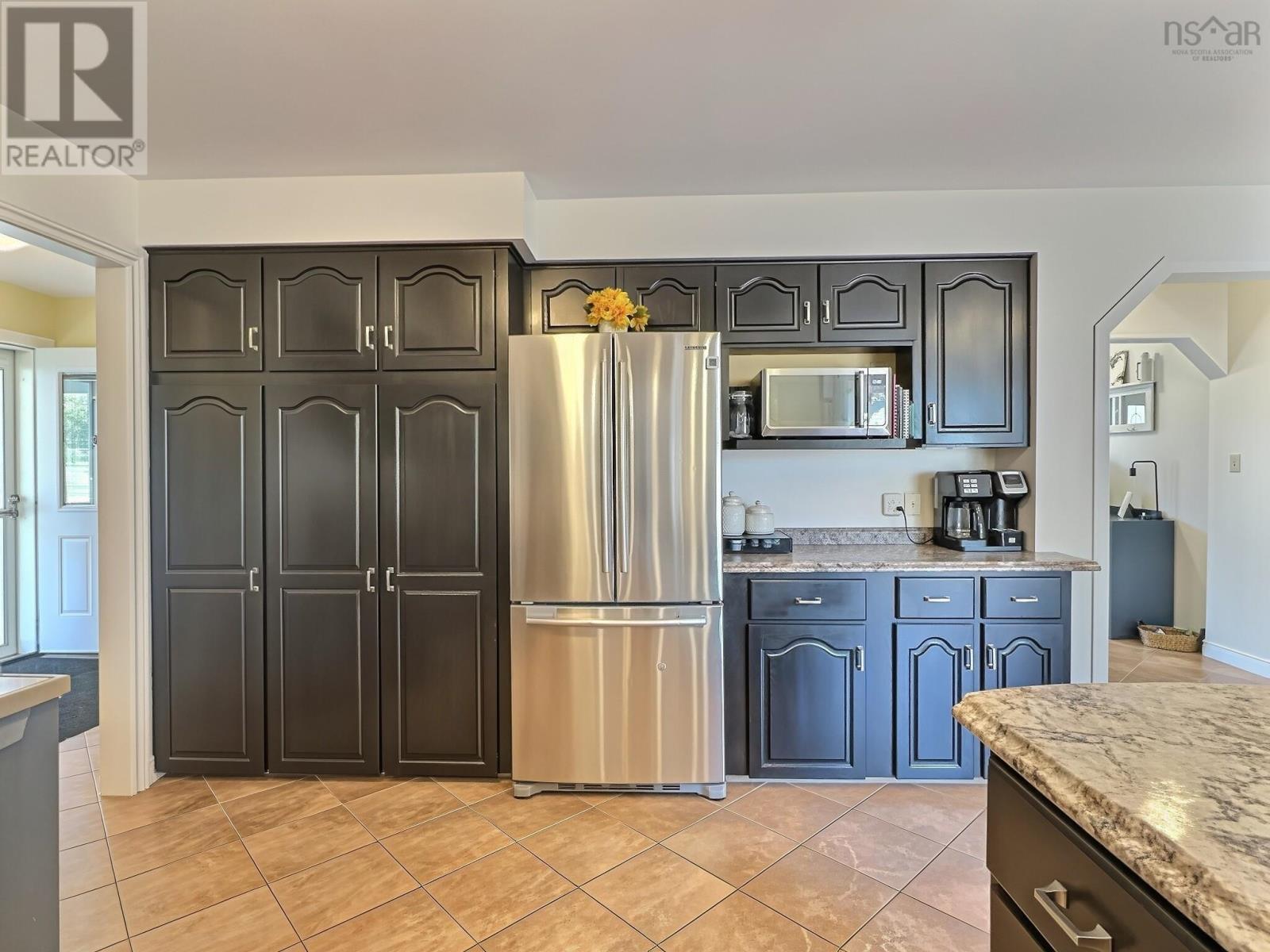 52 Regency Point Drive Property Photo 4