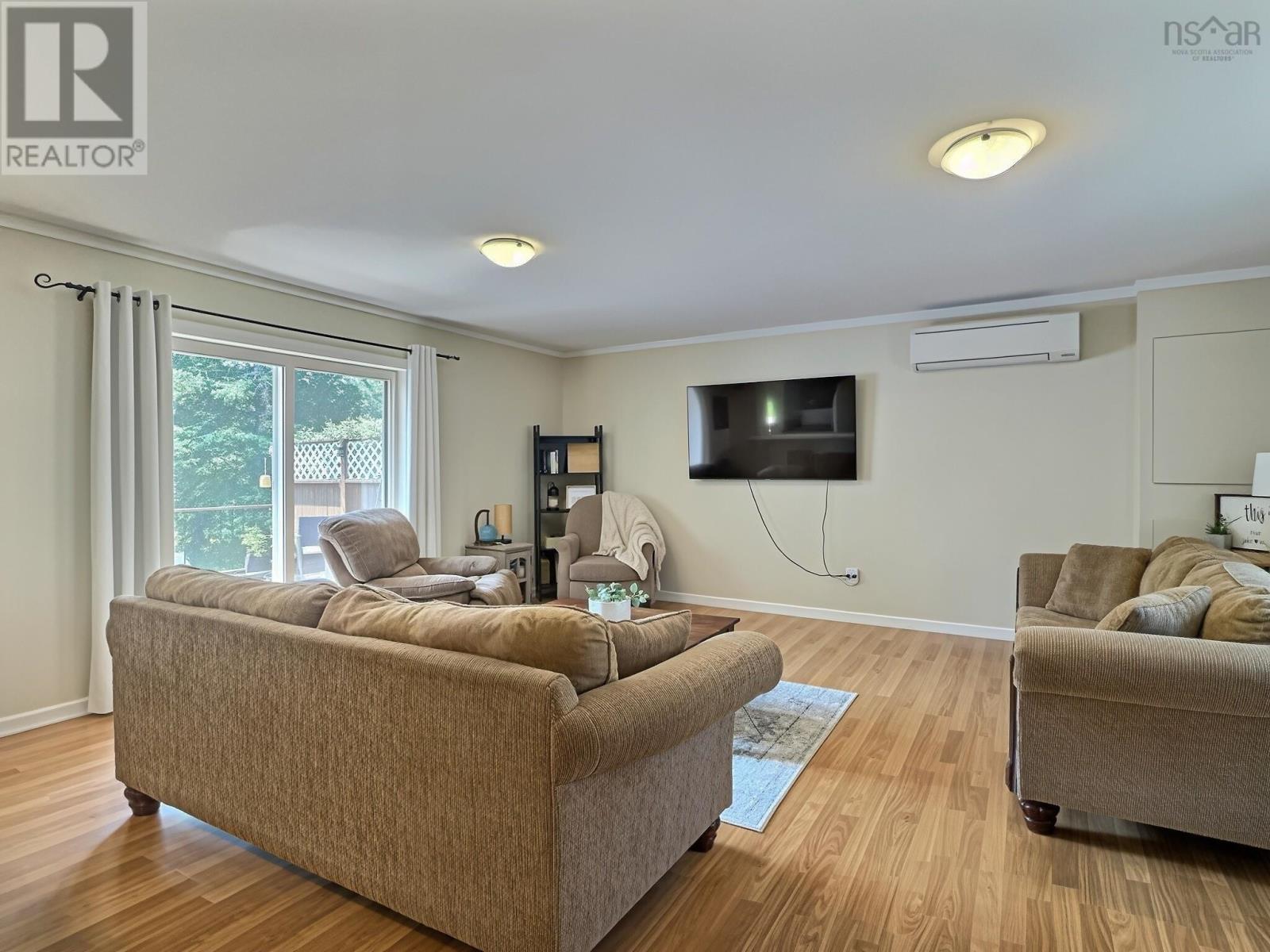 52 Regency Point Drive Property Photo 6