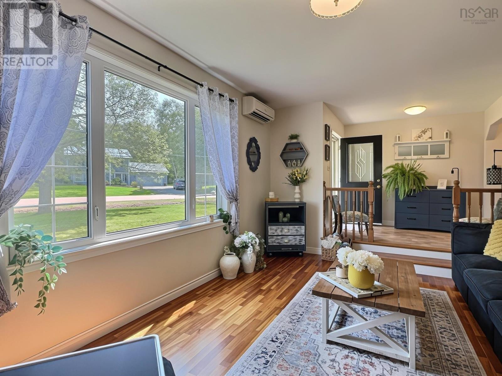 52 Regency Point Drive Property Photo 9