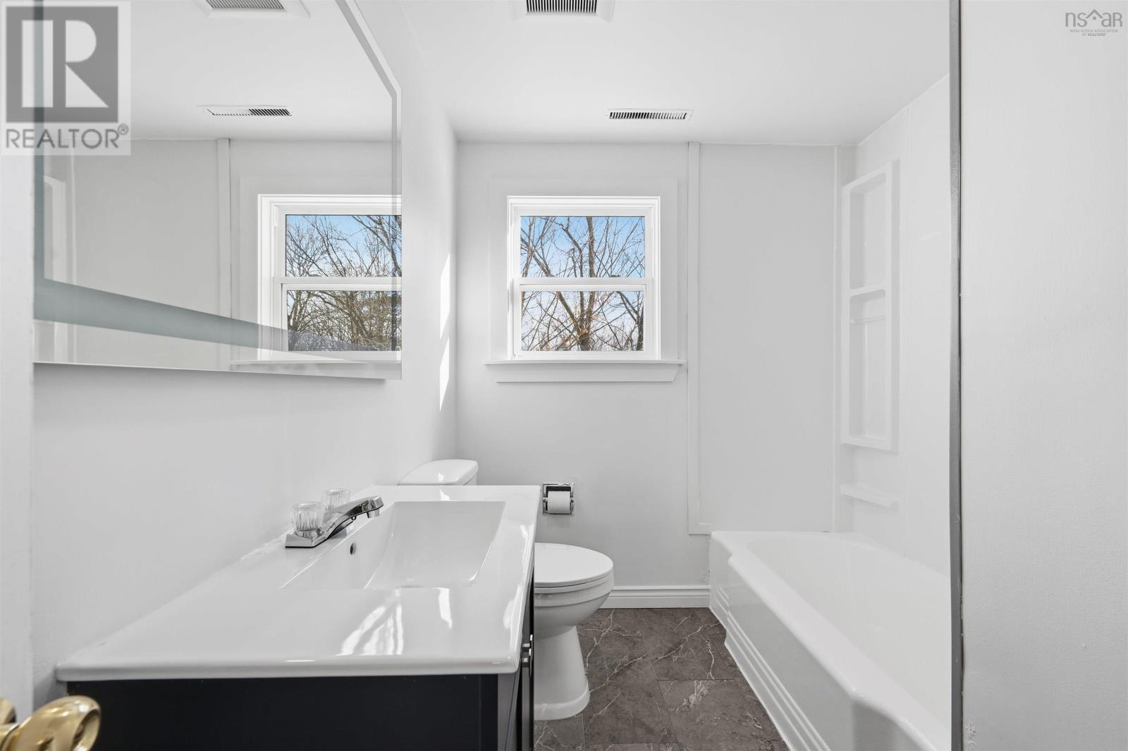 56 Whitman Court Property Photo 27