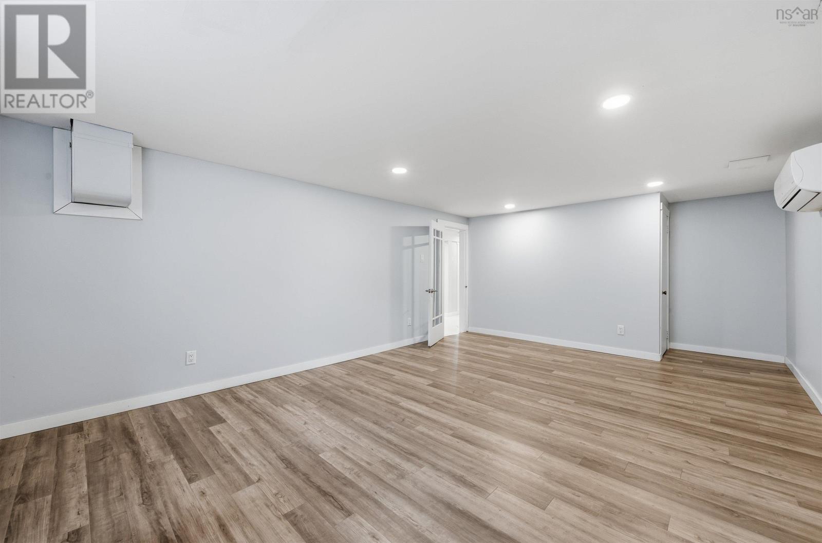 56 Whitman Court Property Photo 35