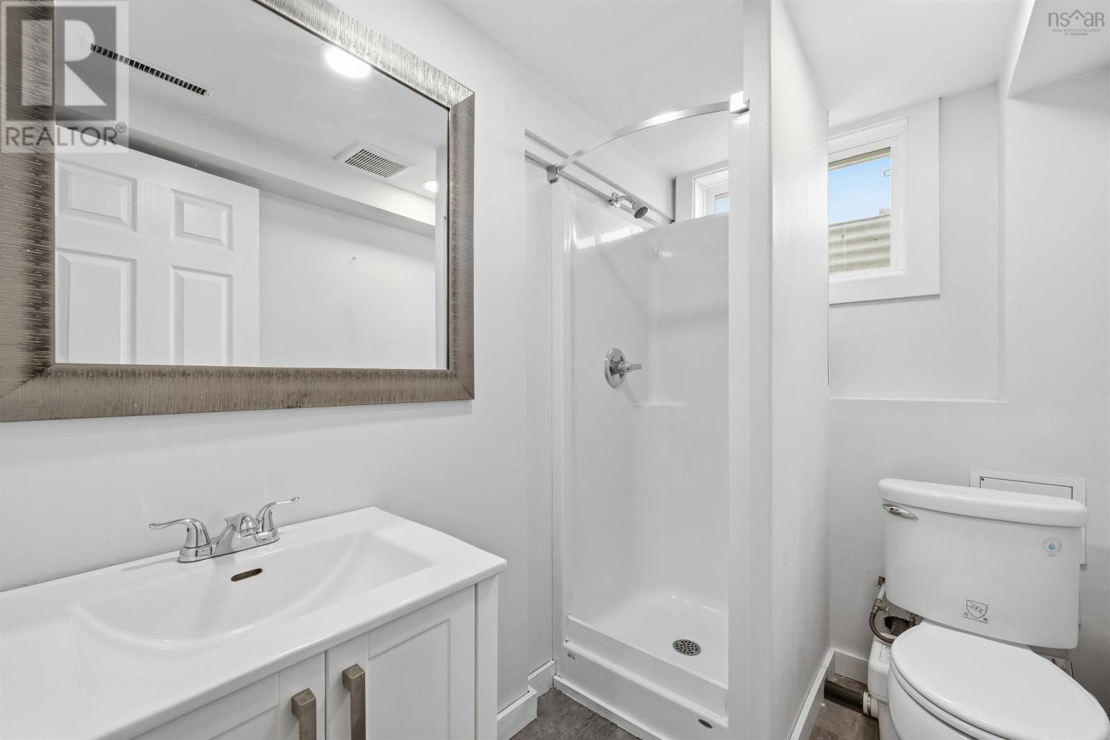 56 Whitman Court Property Photo 41