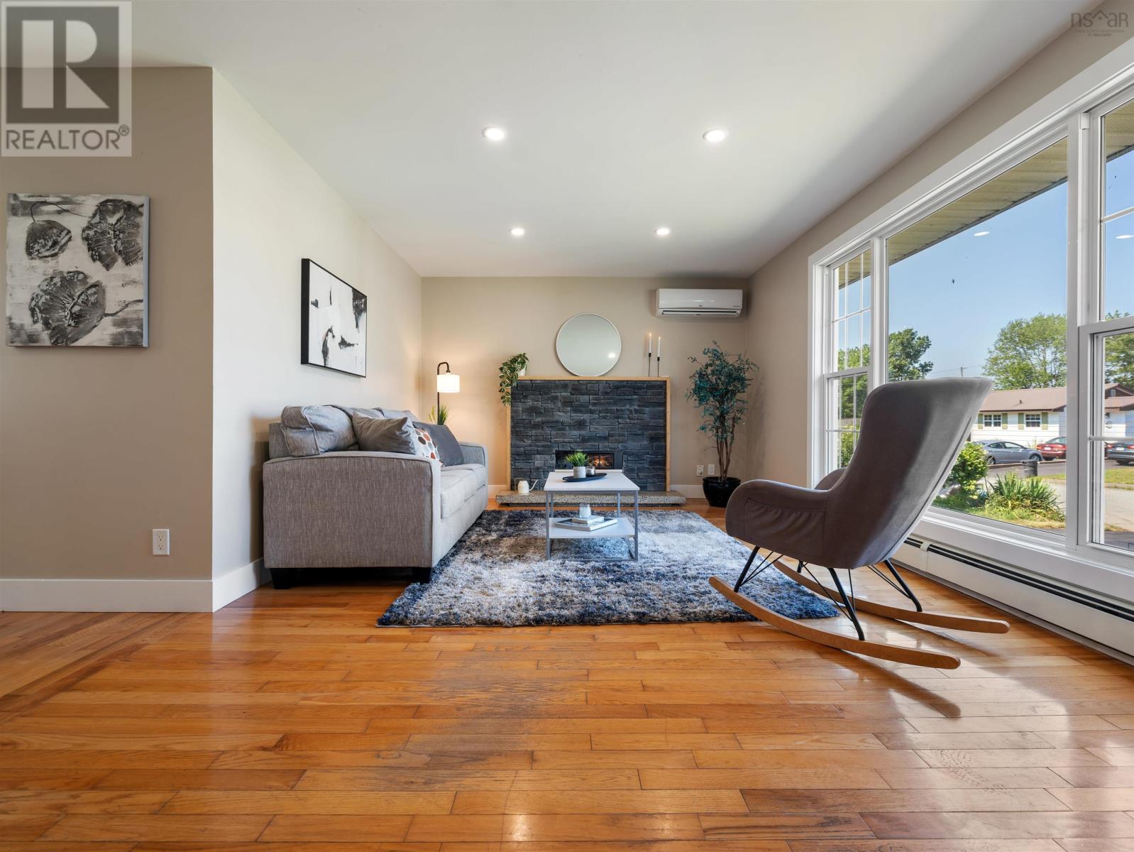 60 Wilmot Street Property Photo 4