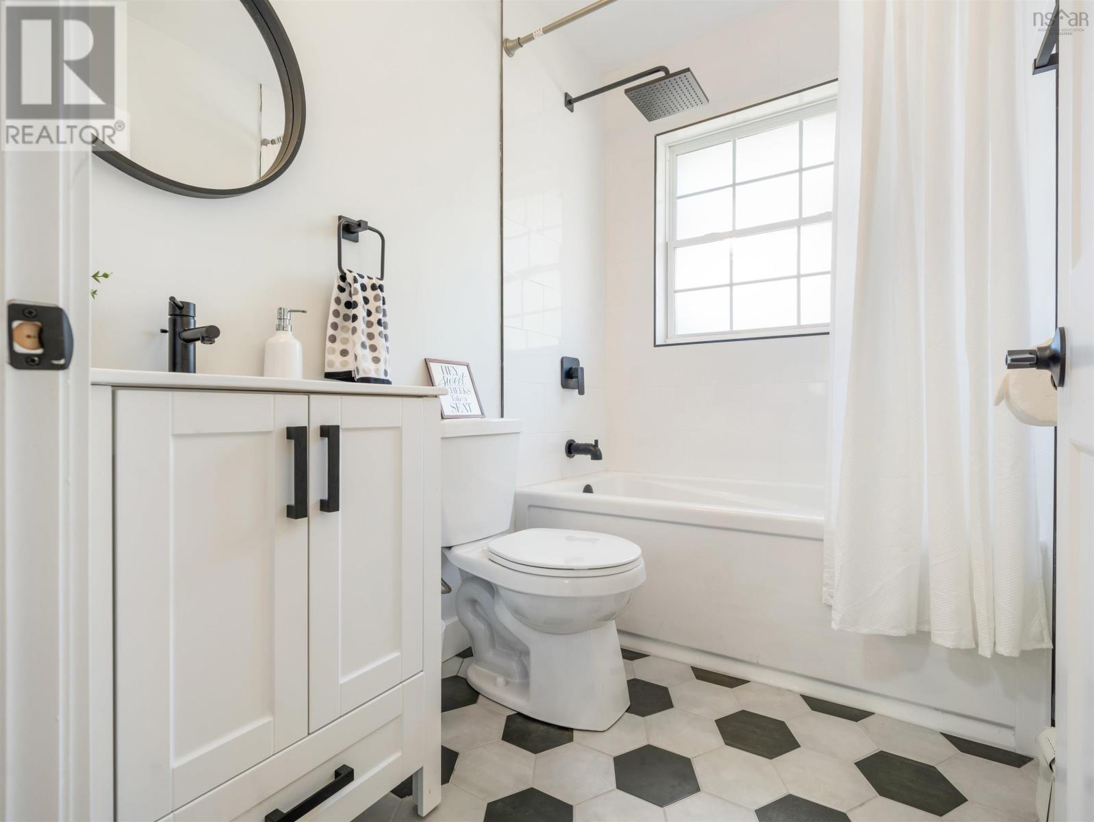60 Wilmot Street Property Photo 11