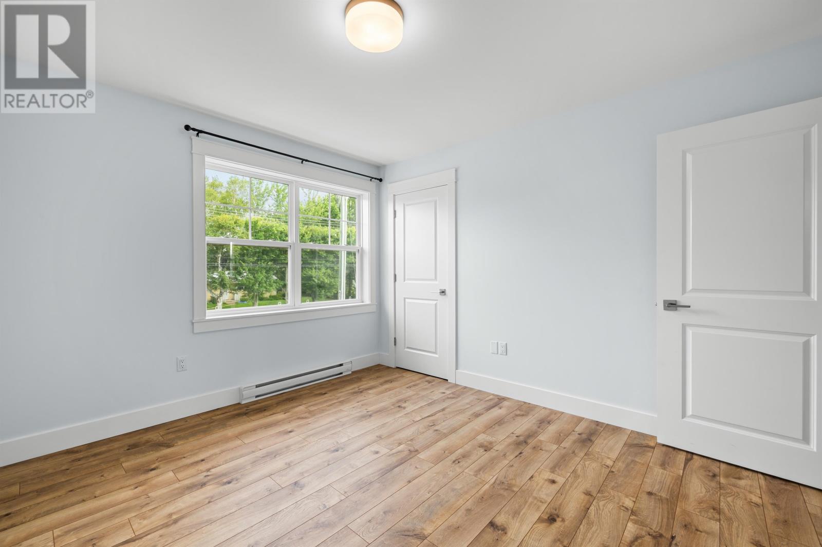 129 Royalty Road Property Photo 14