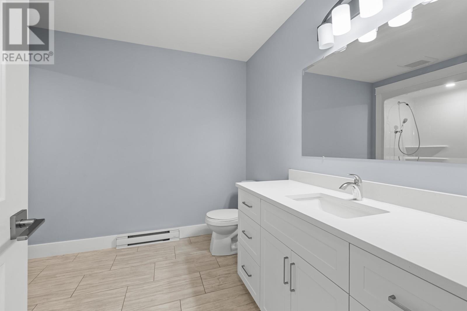 129 Royalty Road Property Photo 15