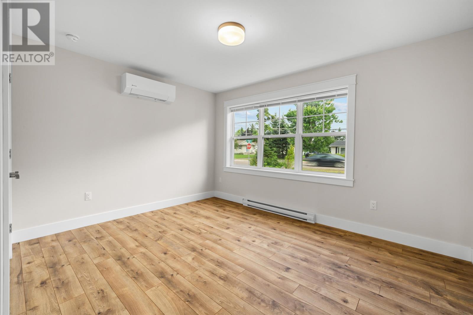 129 Royalty Road Property Photo 18
