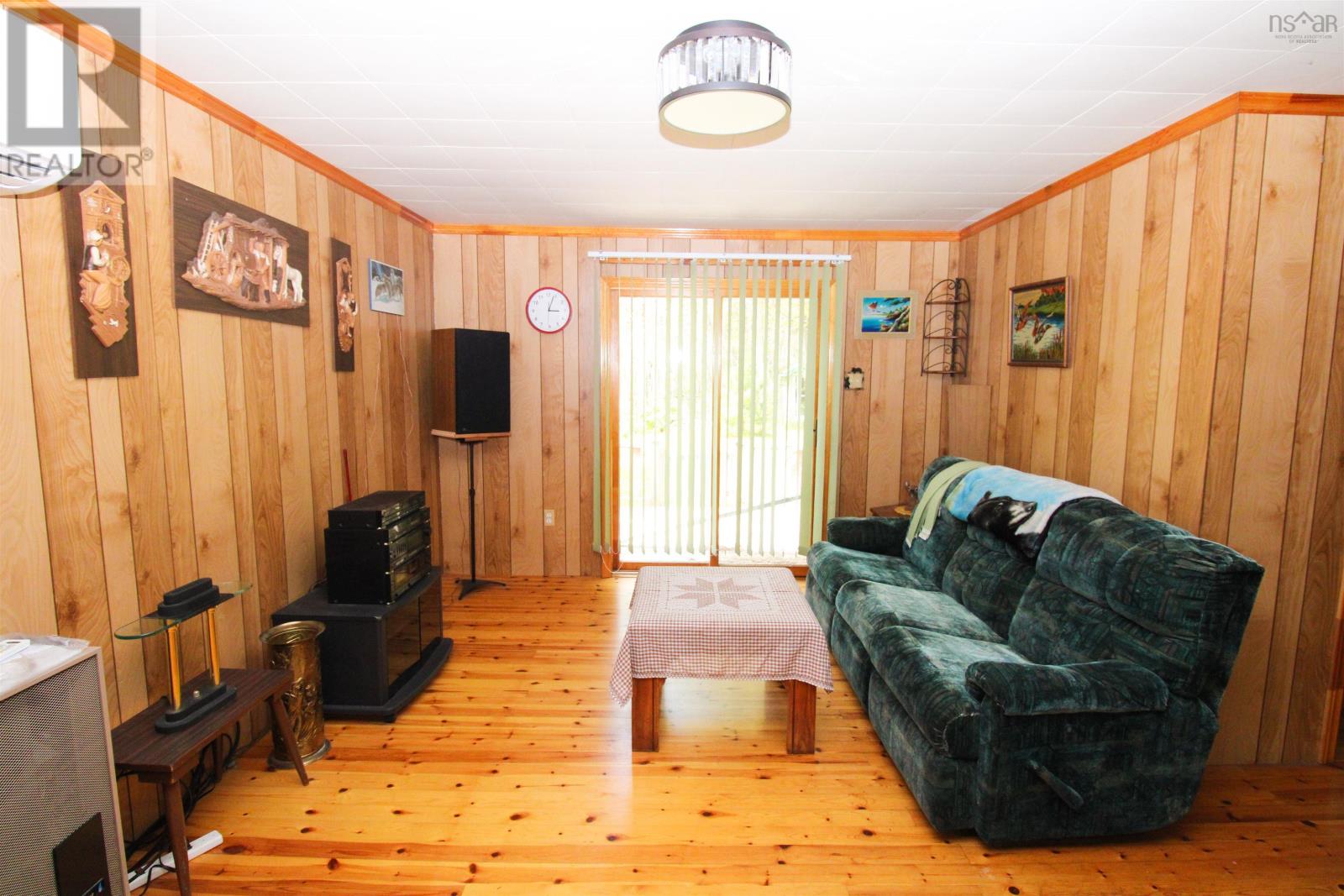 507 Turner Point Drive Property Photo 3