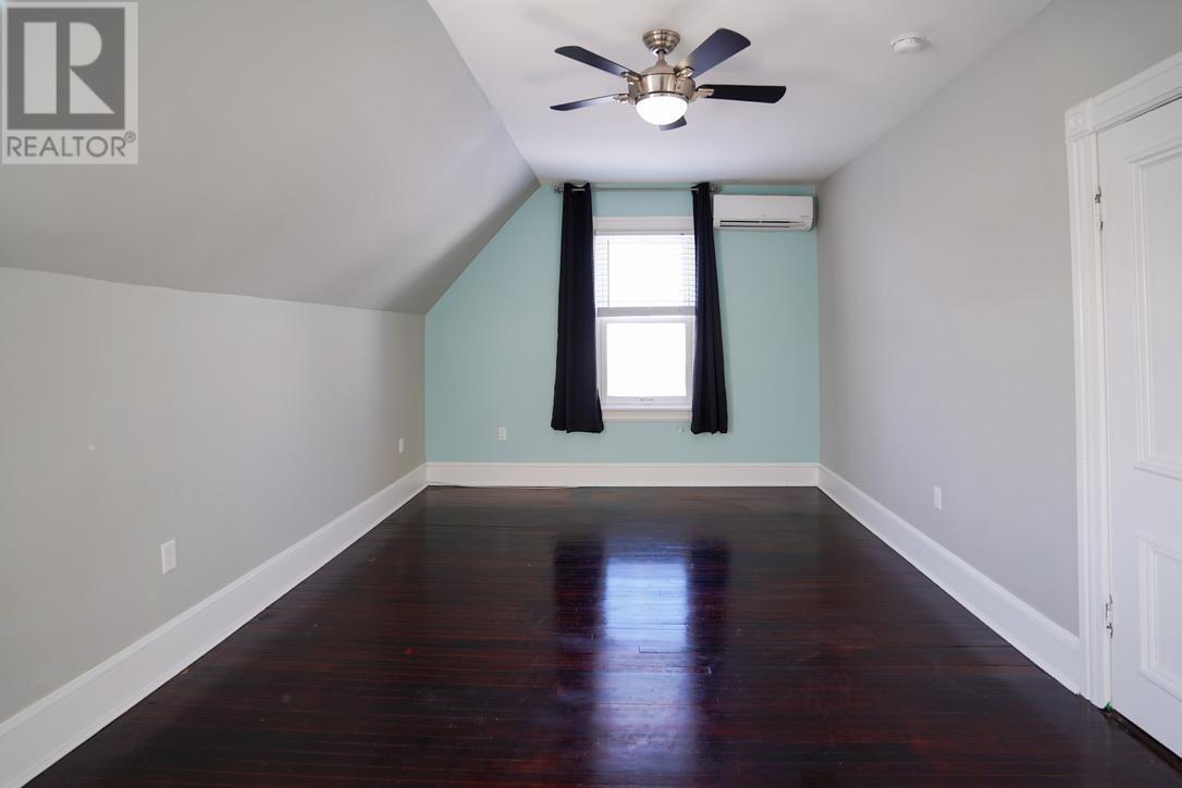 250-252 Central Street Property Photo 20