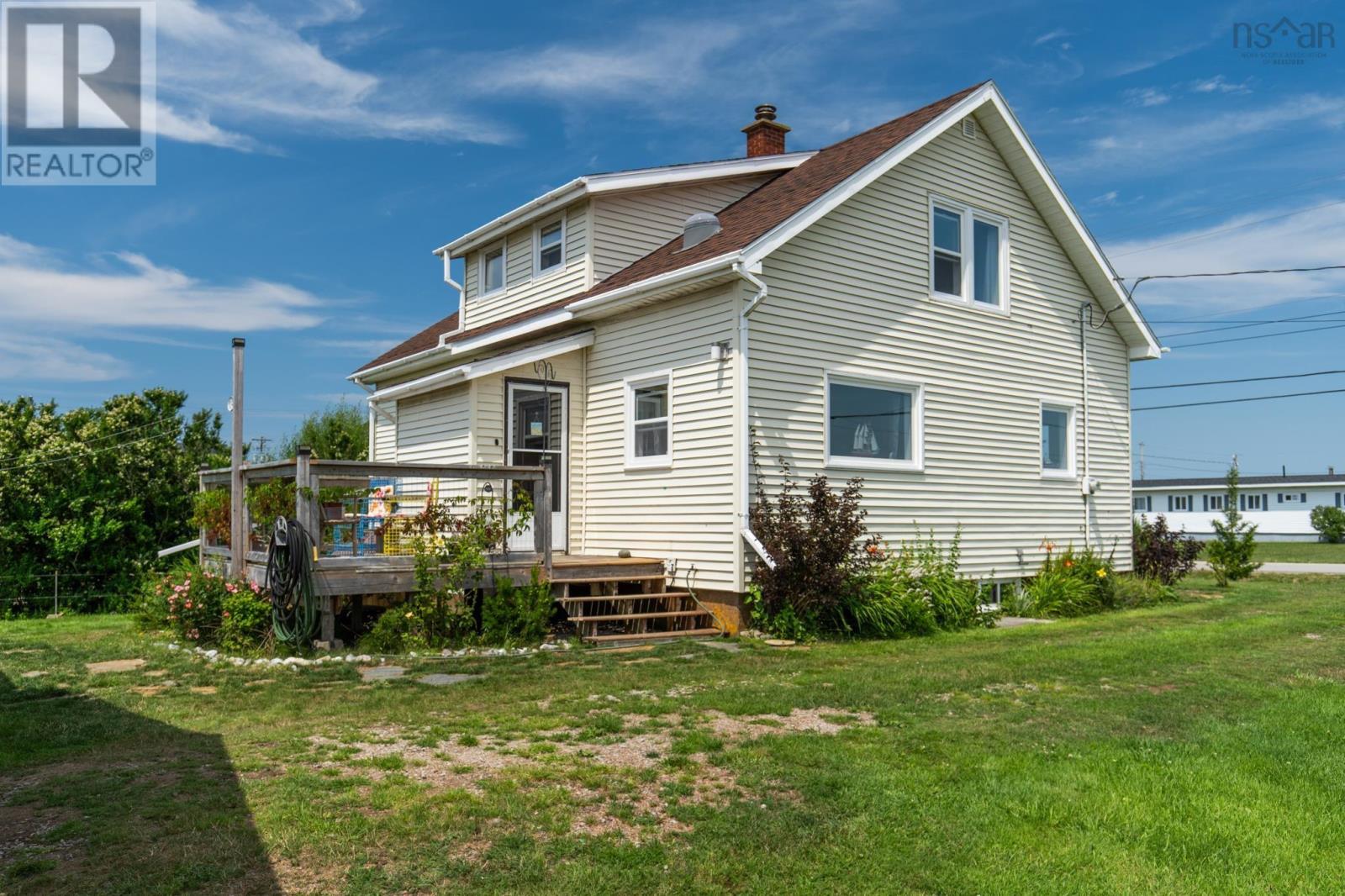 3304 Main Shore Road Property Photo 4