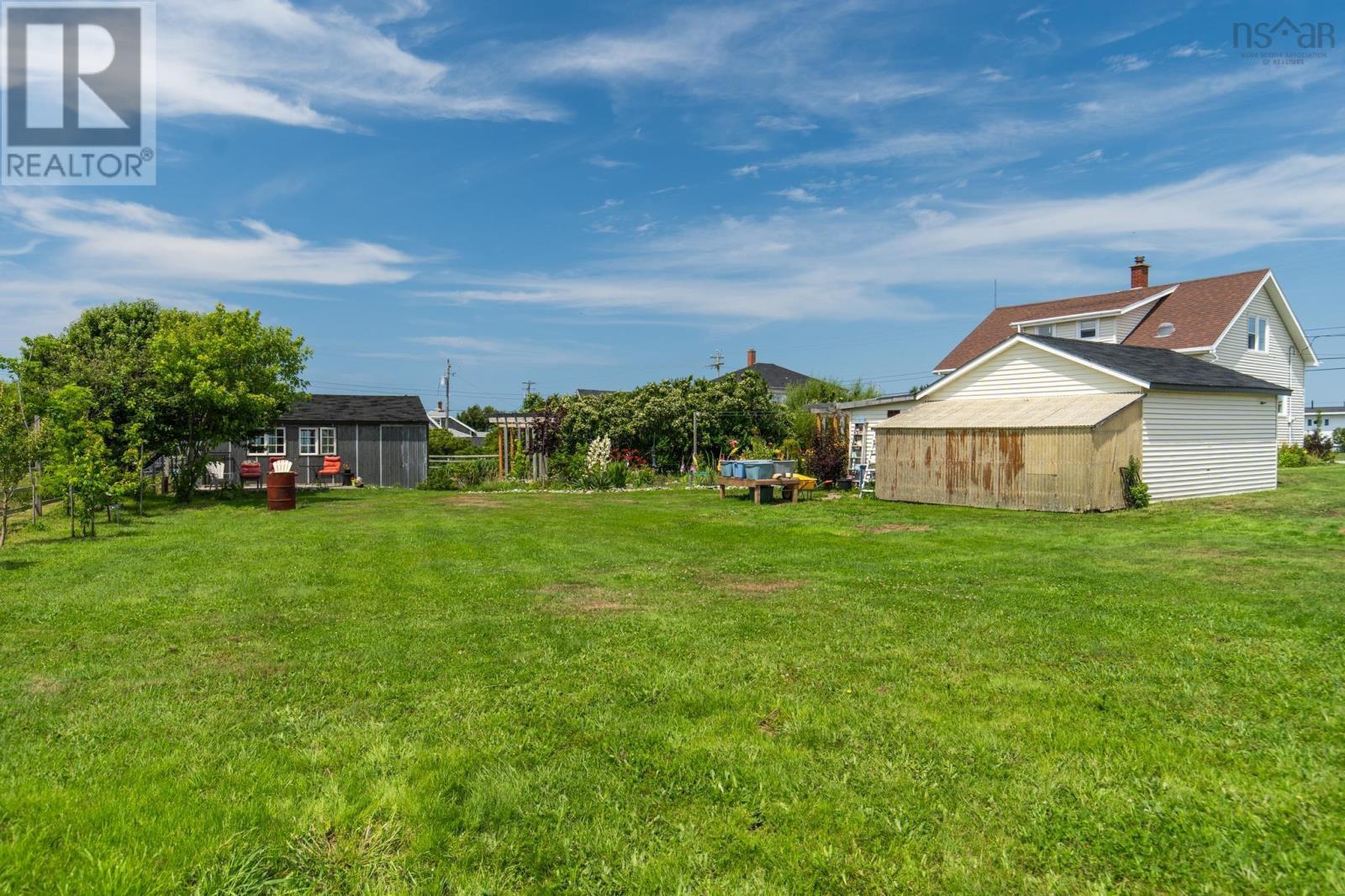 3304 Main Shore Road Property Photo 5