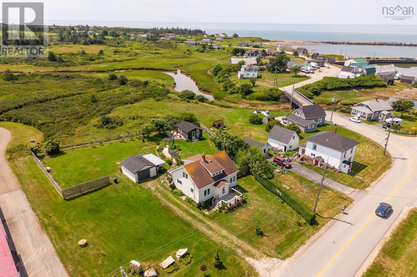 3304 Main Shore Road Property Photo 11