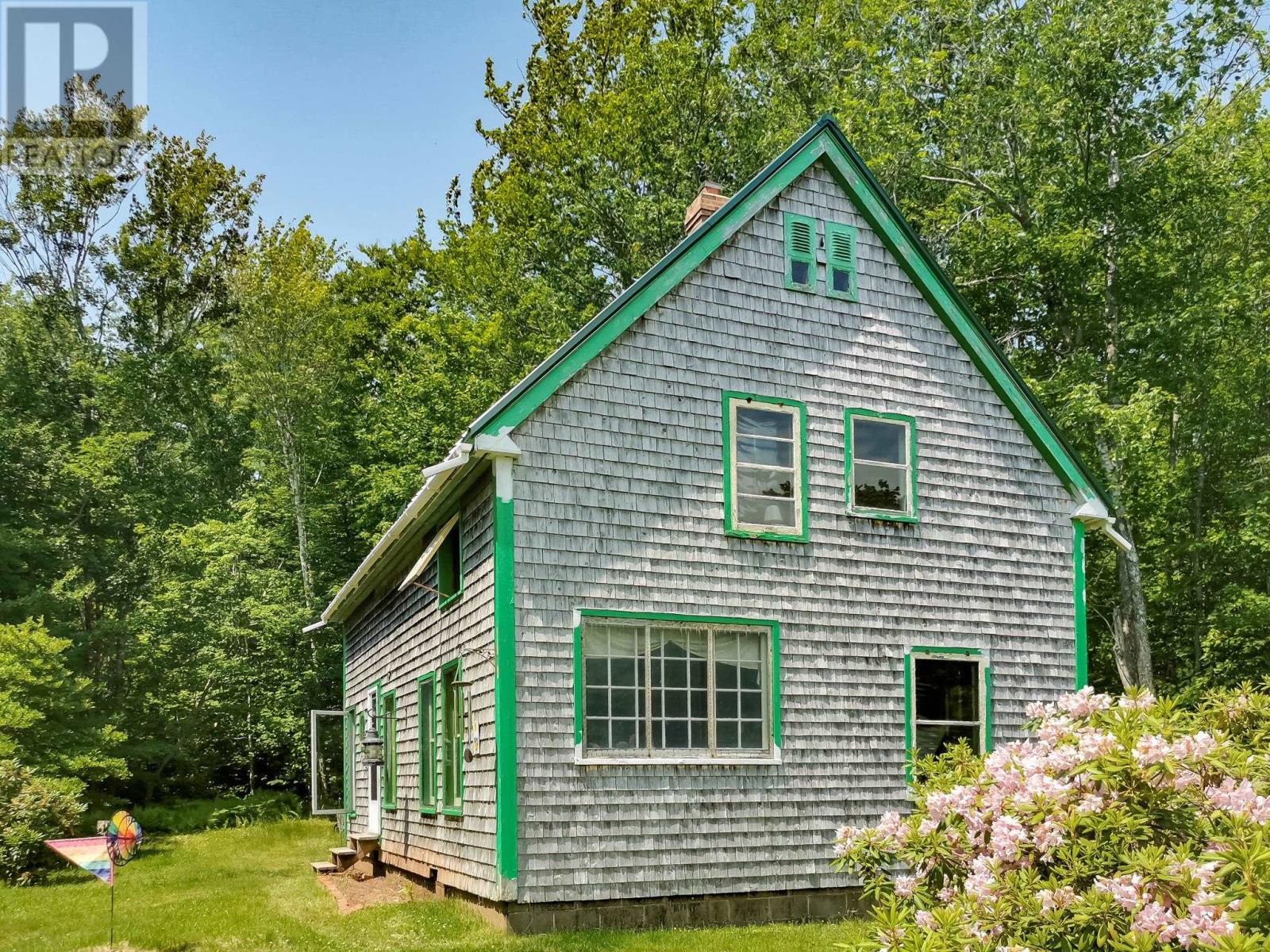 1236 Valleyfield Road Property Photo 1
