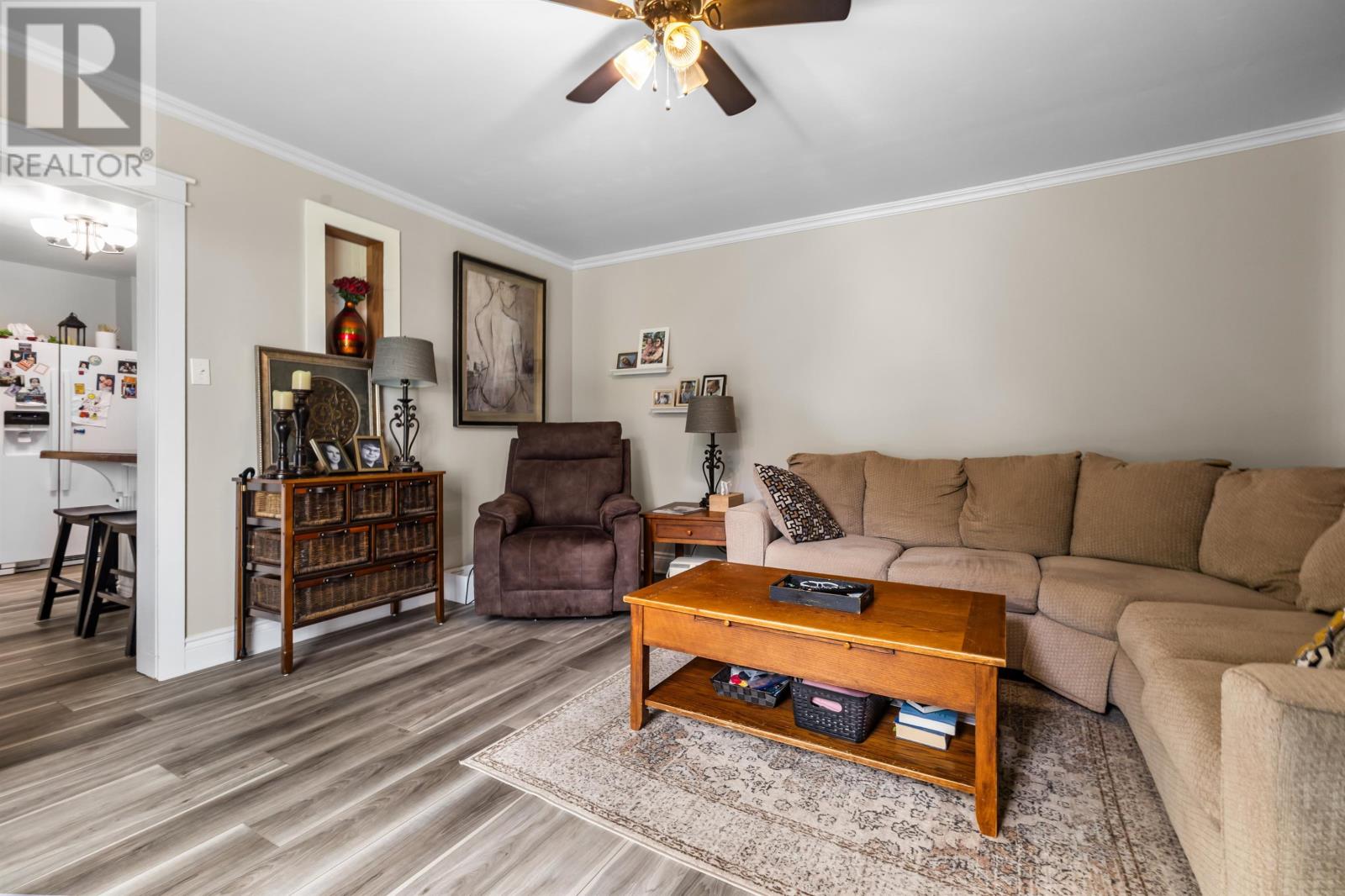 1049 Spring Valley Rd Property Photo 3