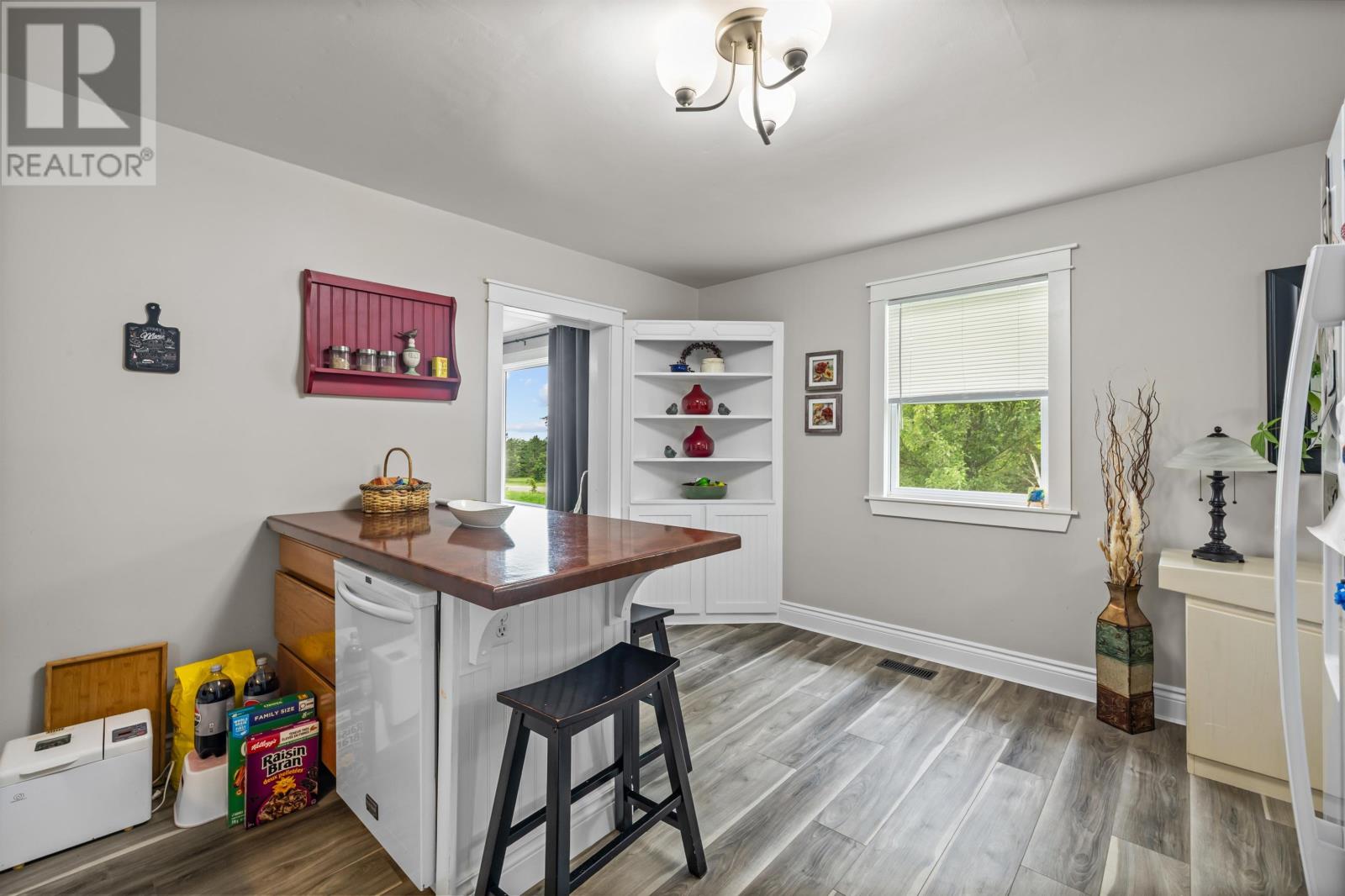 1049 Spring Valley Rd Property Photo 10