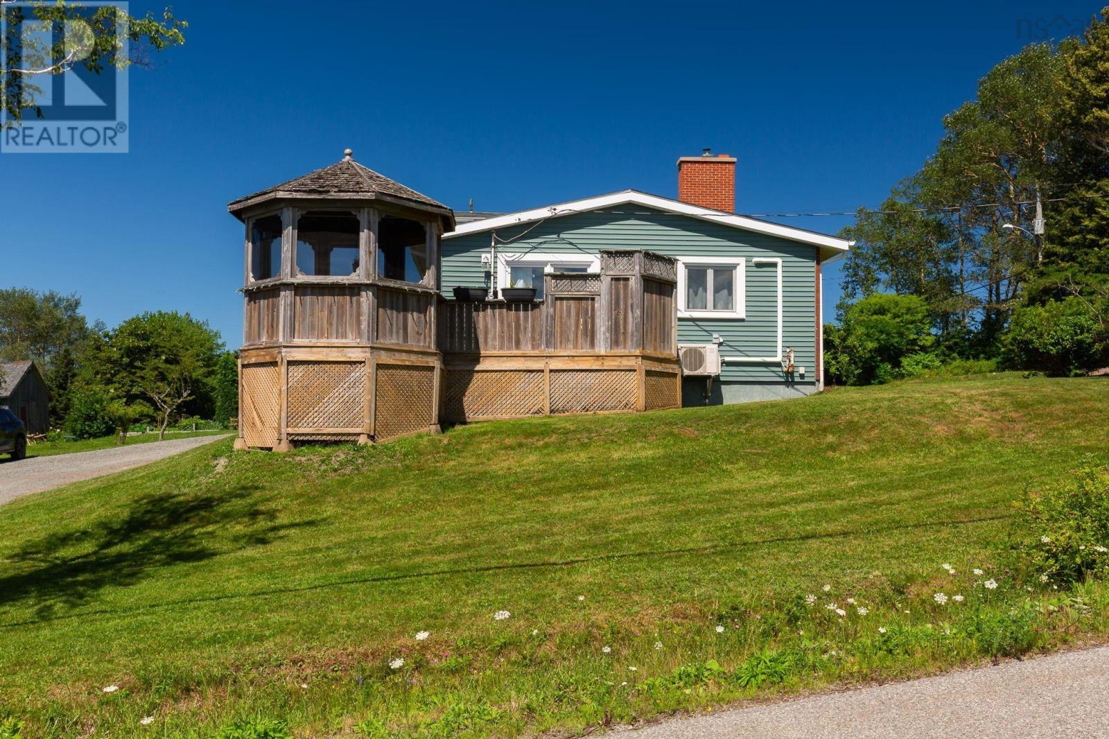 5 Brown Street Property Photo 23