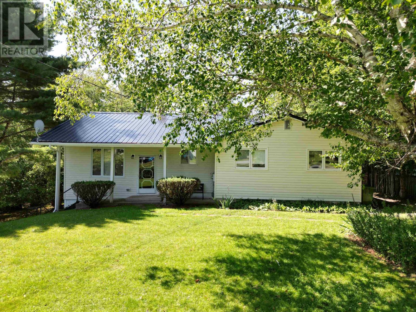 110 MAPLE Boulevard