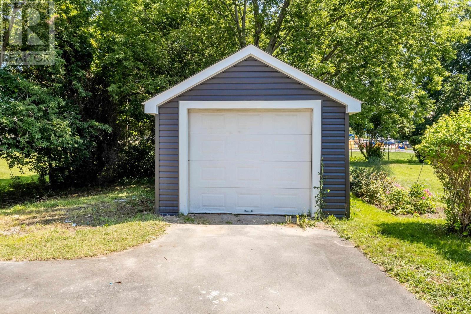 155 Wiley Avenue Property Photo 48