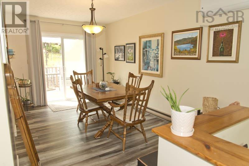 1027 Marie Crescent Property Photo 7