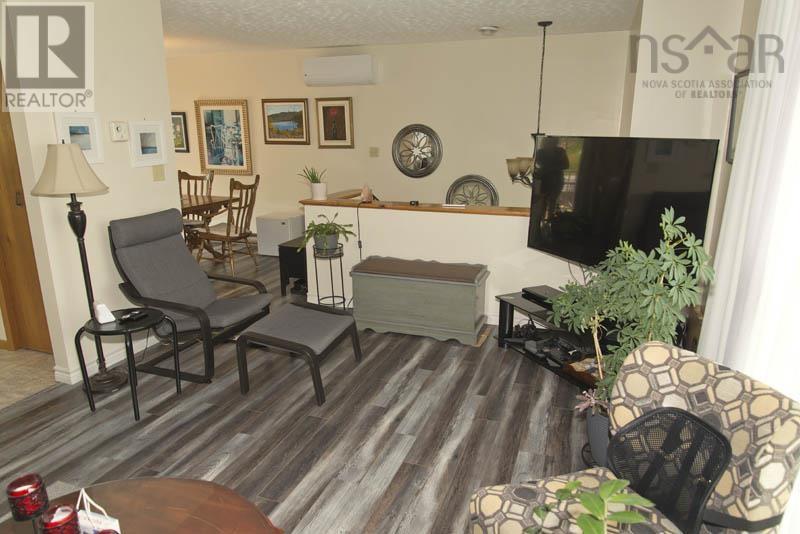 1027 Marie Crescent Property Photo 10
