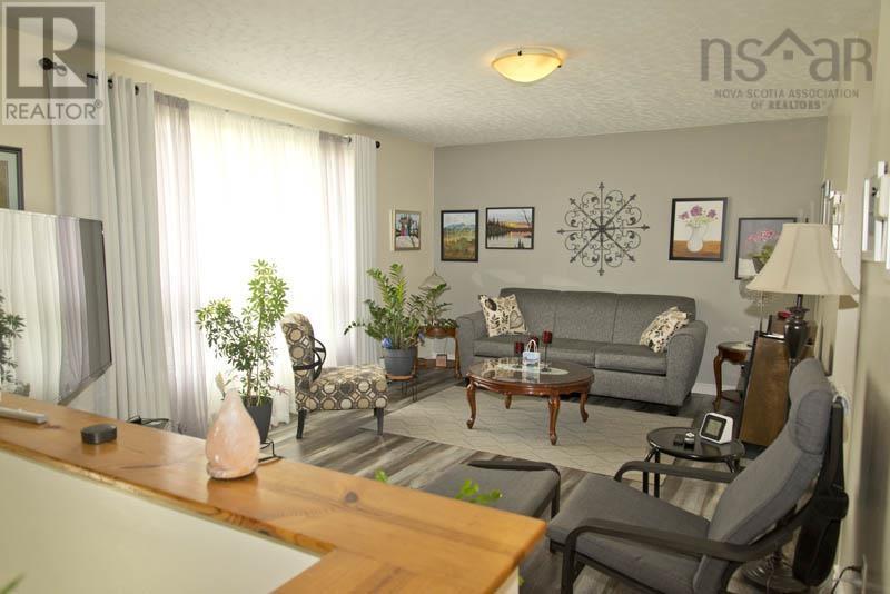 1027 Marie Crescent Property Photo 13